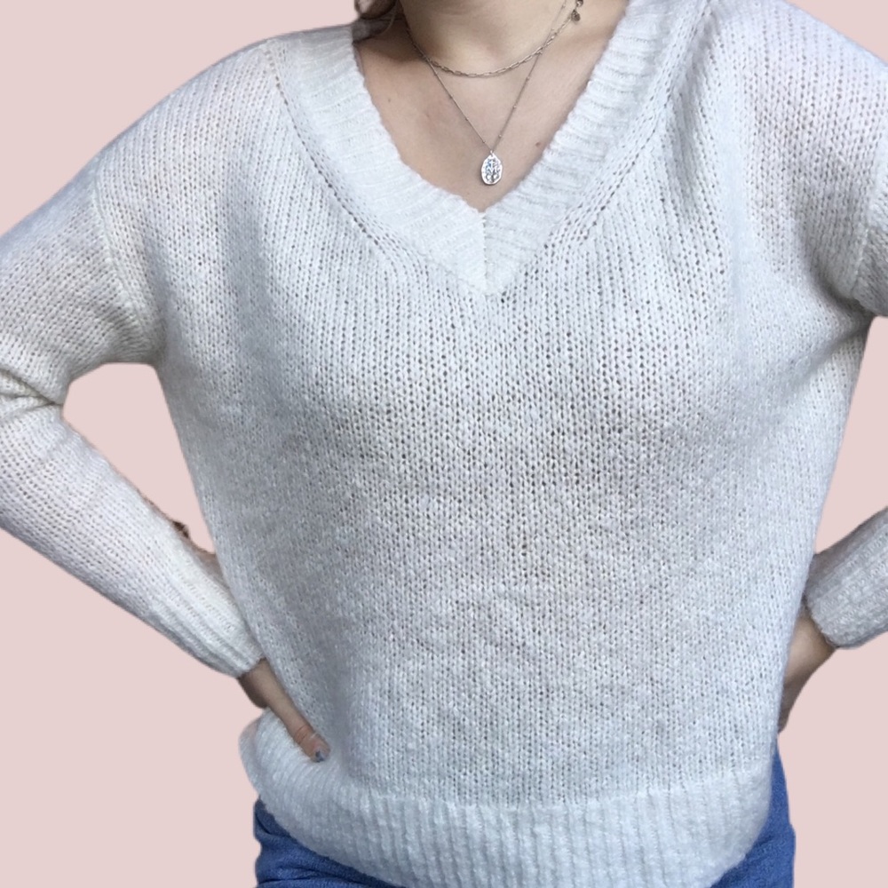 White Sweater M